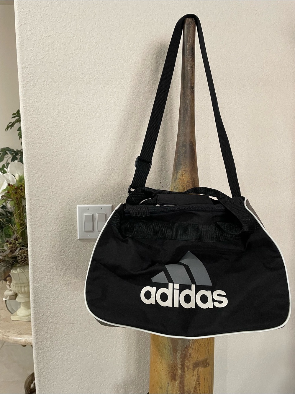 ADIDAS Diablo MEDIUM black and white gym duffel bag Great Exterior *flaw inside